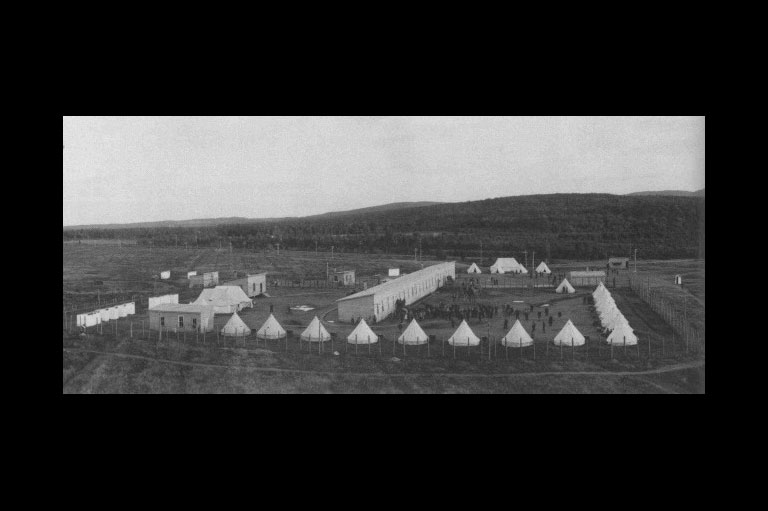 Photo noir et blanc camp Valcartier